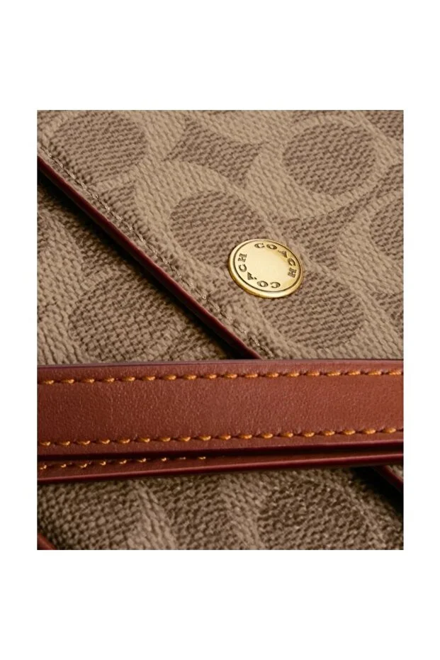 کیف کراسبادی زنانه کوچ Brook Flap - تصویر 2