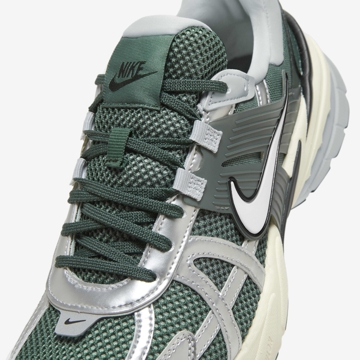 کتانی مردانه Nike V2K Run - تصویر 3