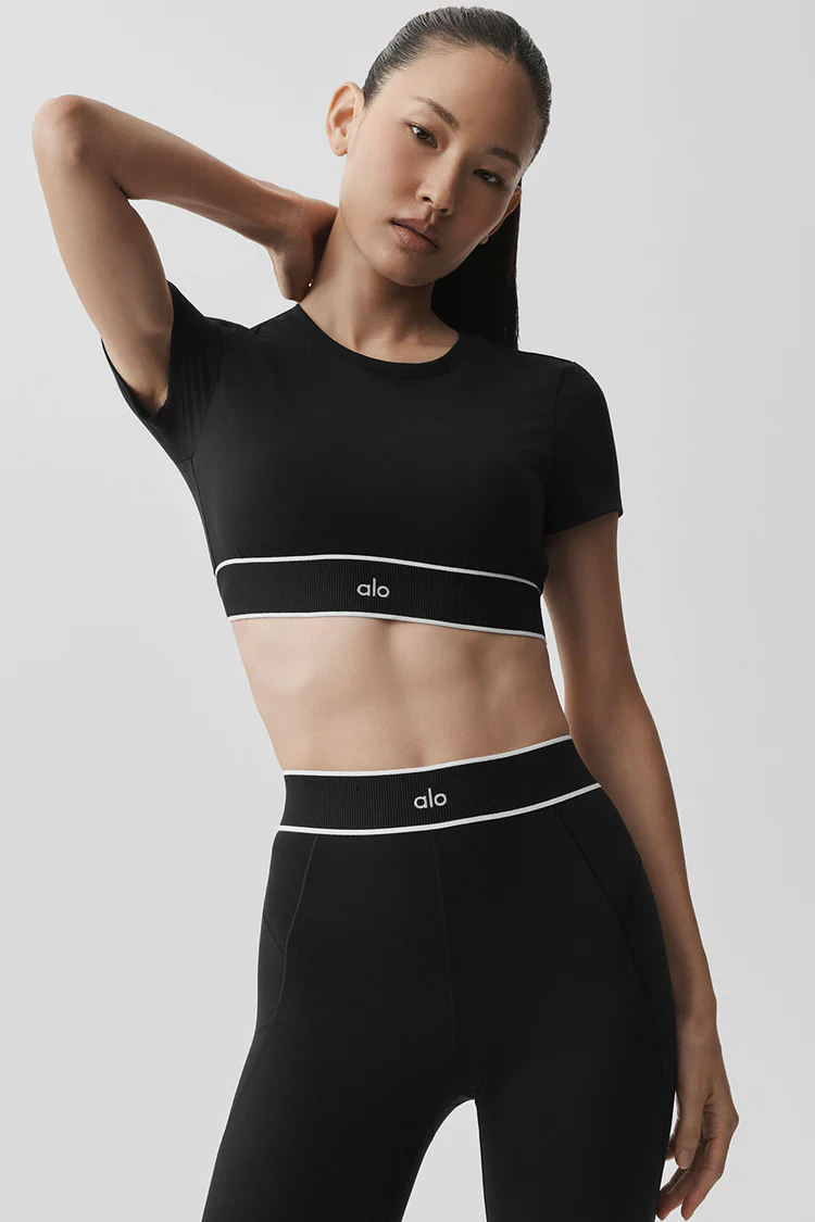 نیمتنه ورزشی زنانه Alo Yoga Softsculpt Amp It Up Short Sleeve Bra - تصویر 2