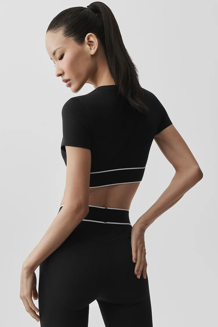 نیمتنه ورزشی زنانه Alo Yoga Softsculpt Amp It Up Short Sleeve Bra - تصویر 3