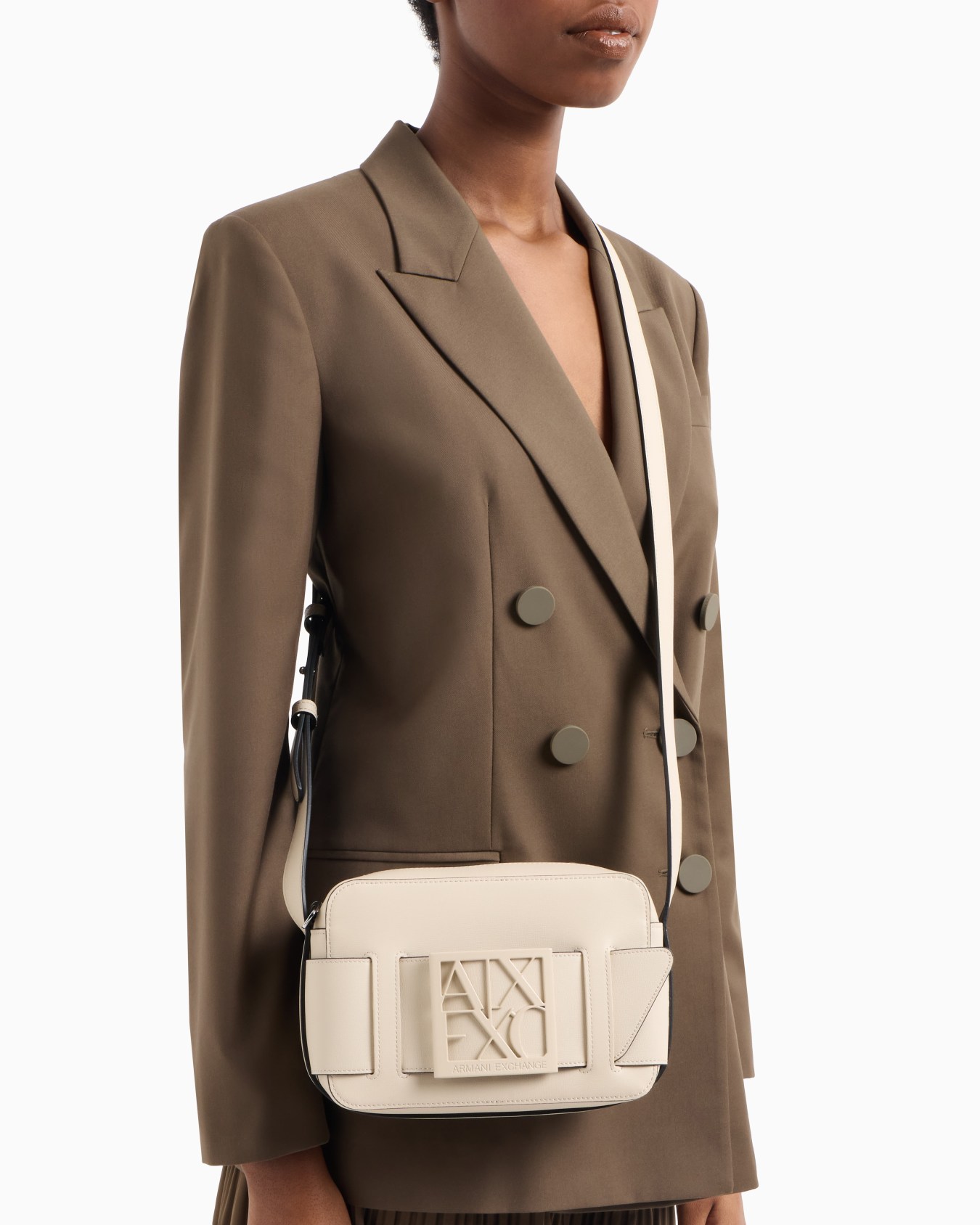 کیف دوشی زنانه آرمانی اکسچنج مدل Monogram Camera Case Beige - تصویر 6