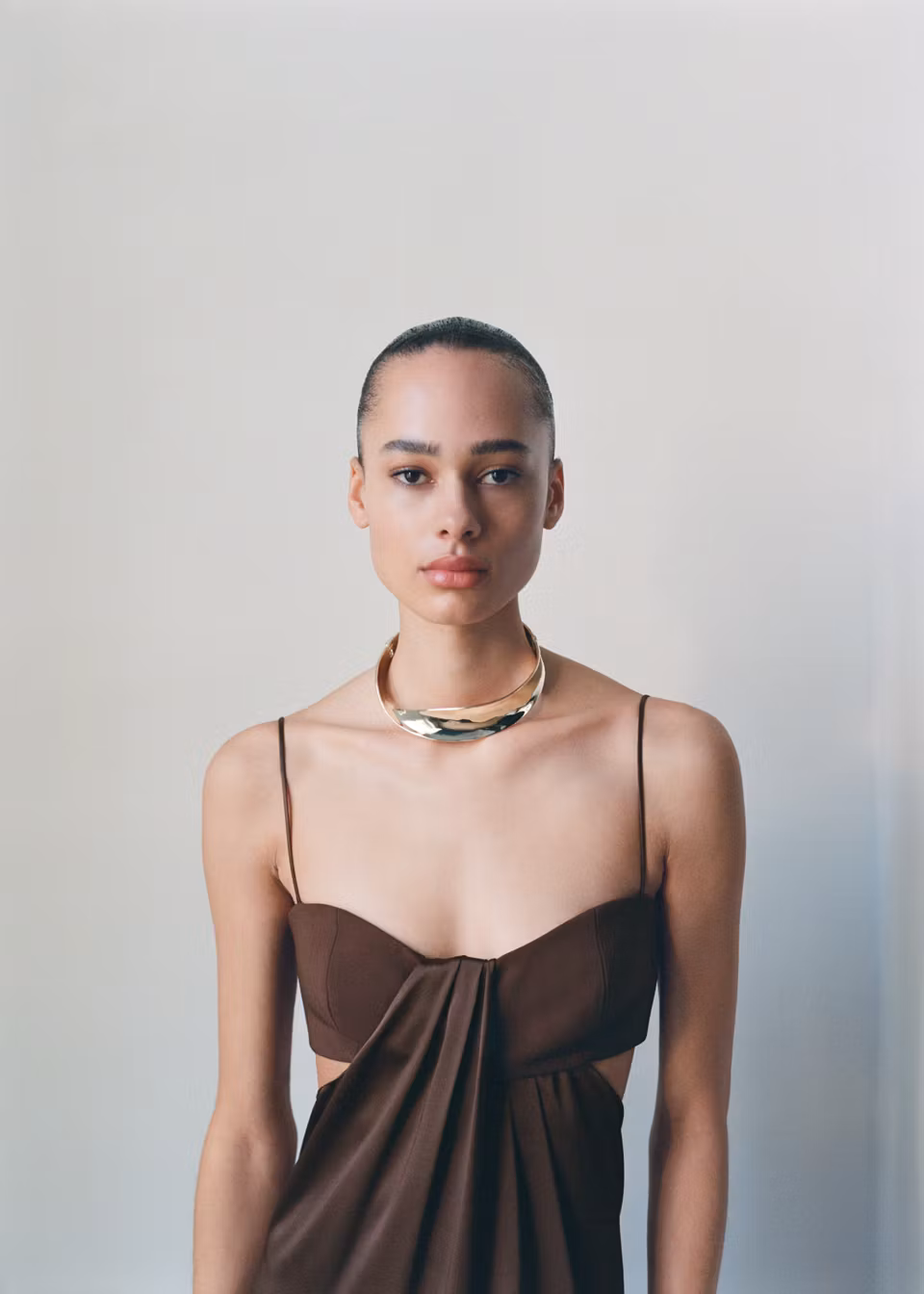 پیراهن ساتن چاکدار Mango Satin Dress with Side Slits - تصویر 4