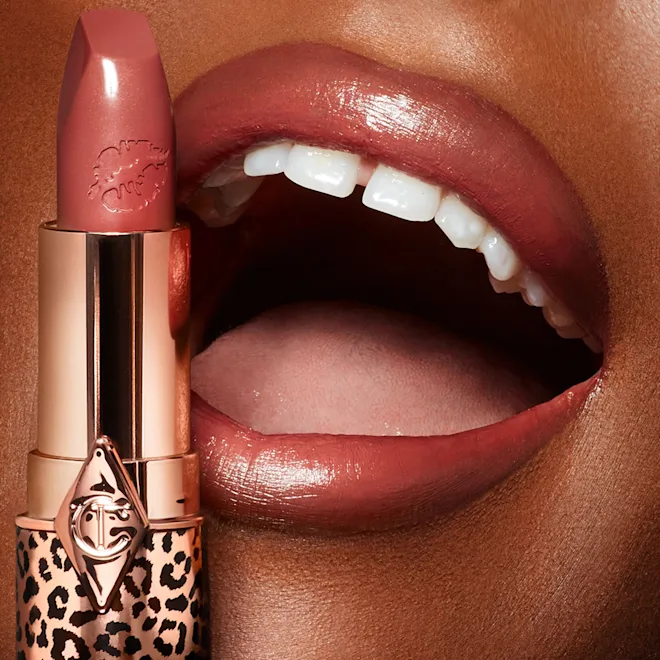 رژ لب Charlotte Tilbury Hot Lips 2 Glowing Jen - تصویر 4