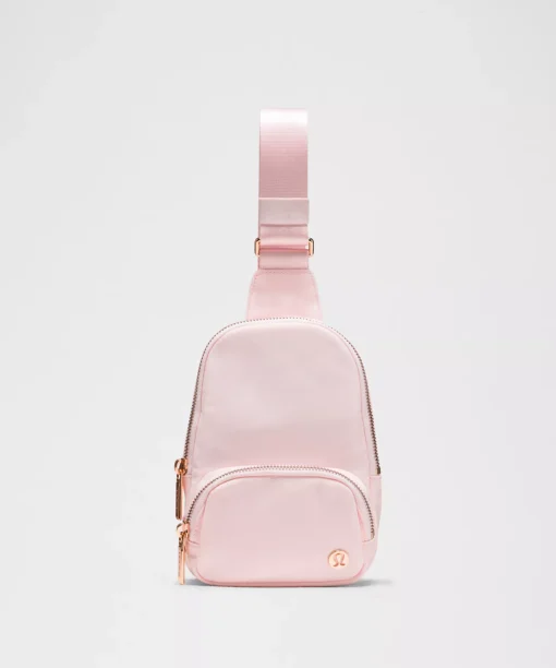 کیف Lululemon Everywhere Sling