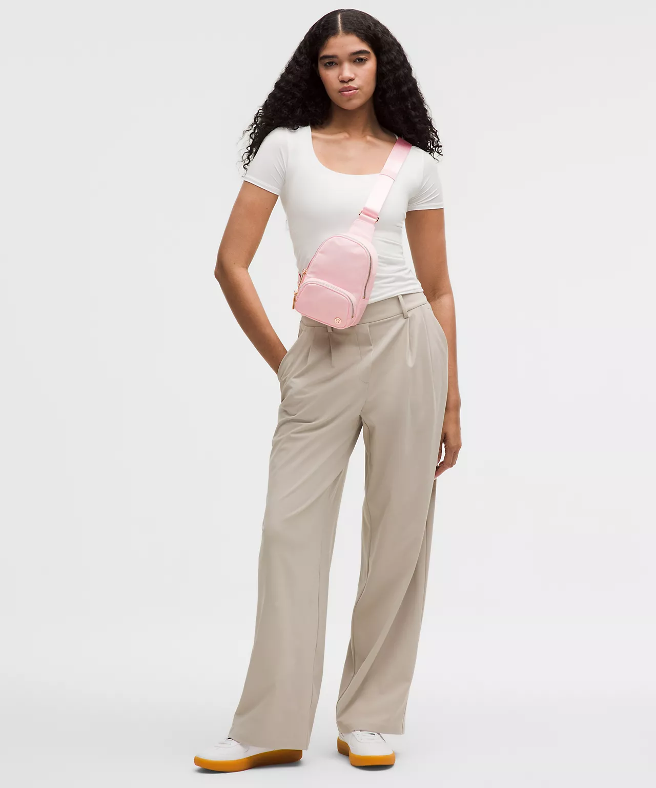کیف Lululemon Everywhere Sling Bag Small 2L - تصویر 2