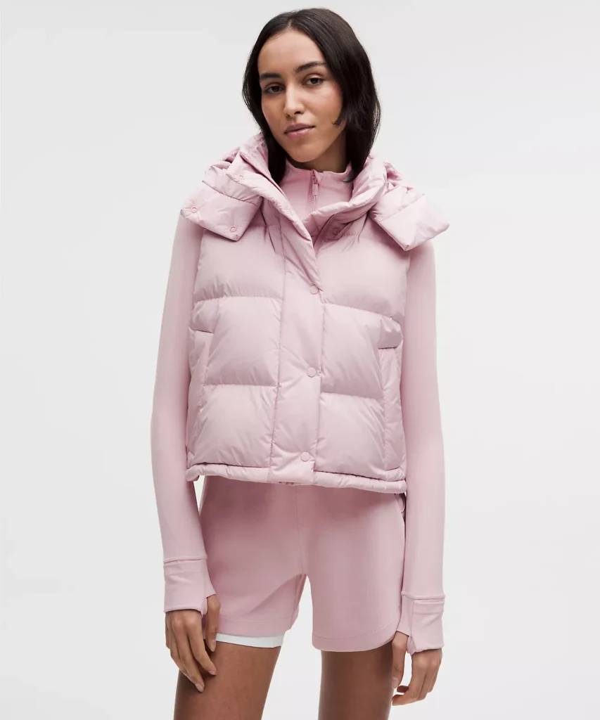 وست پر زنانه Lululemon Wunder Puff 600-Down-Fill Cropped