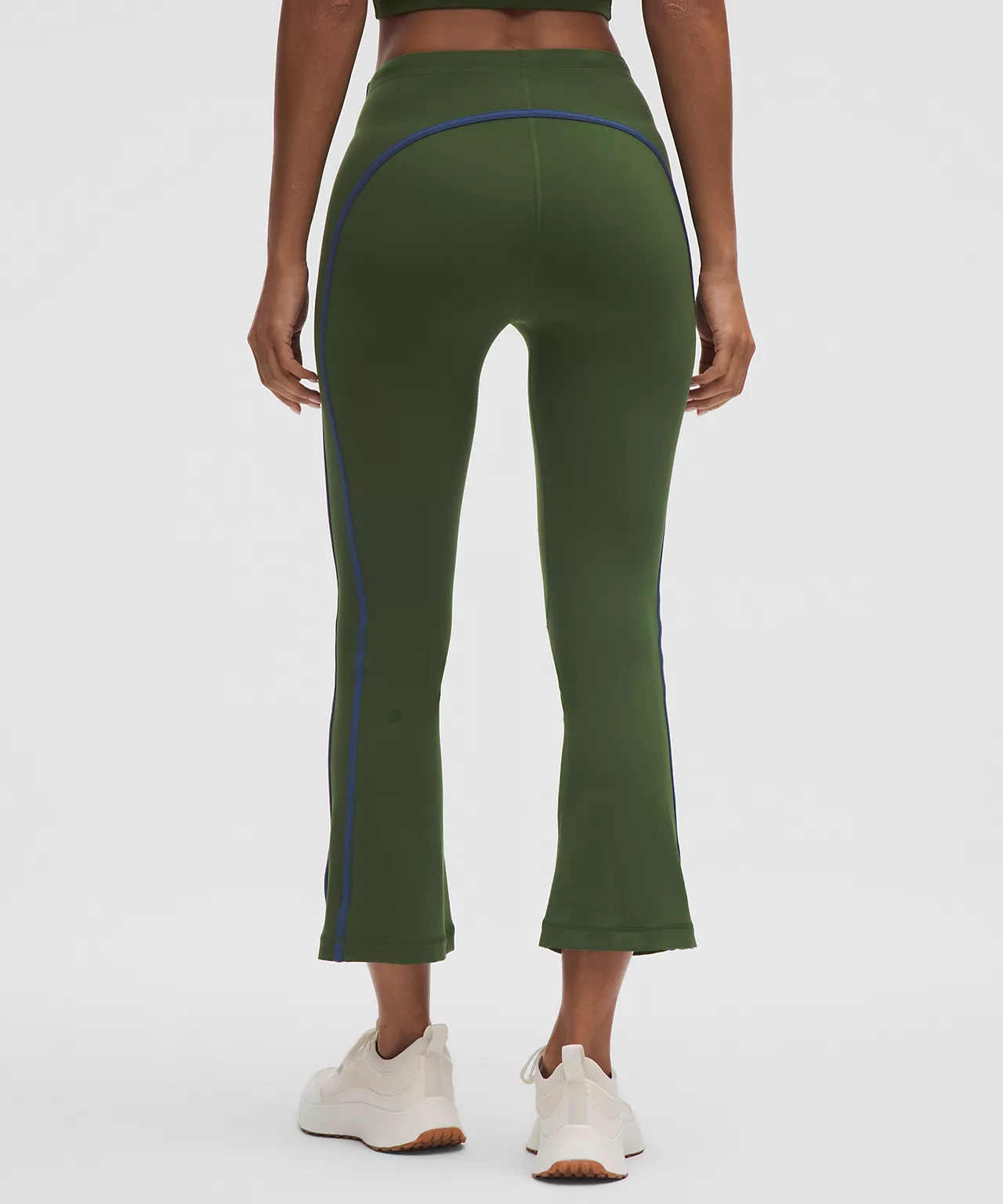 شلوار زنانه Lululemon Nulu Sporty Trim Mid-Rise Flared Pant - تصویر 2