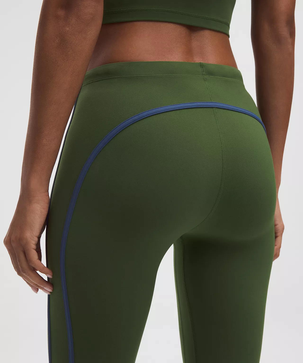 شلوار زنانه Lululemon Nulu Sporty Trim Mid-Rise Flared Pant - تصویر 4