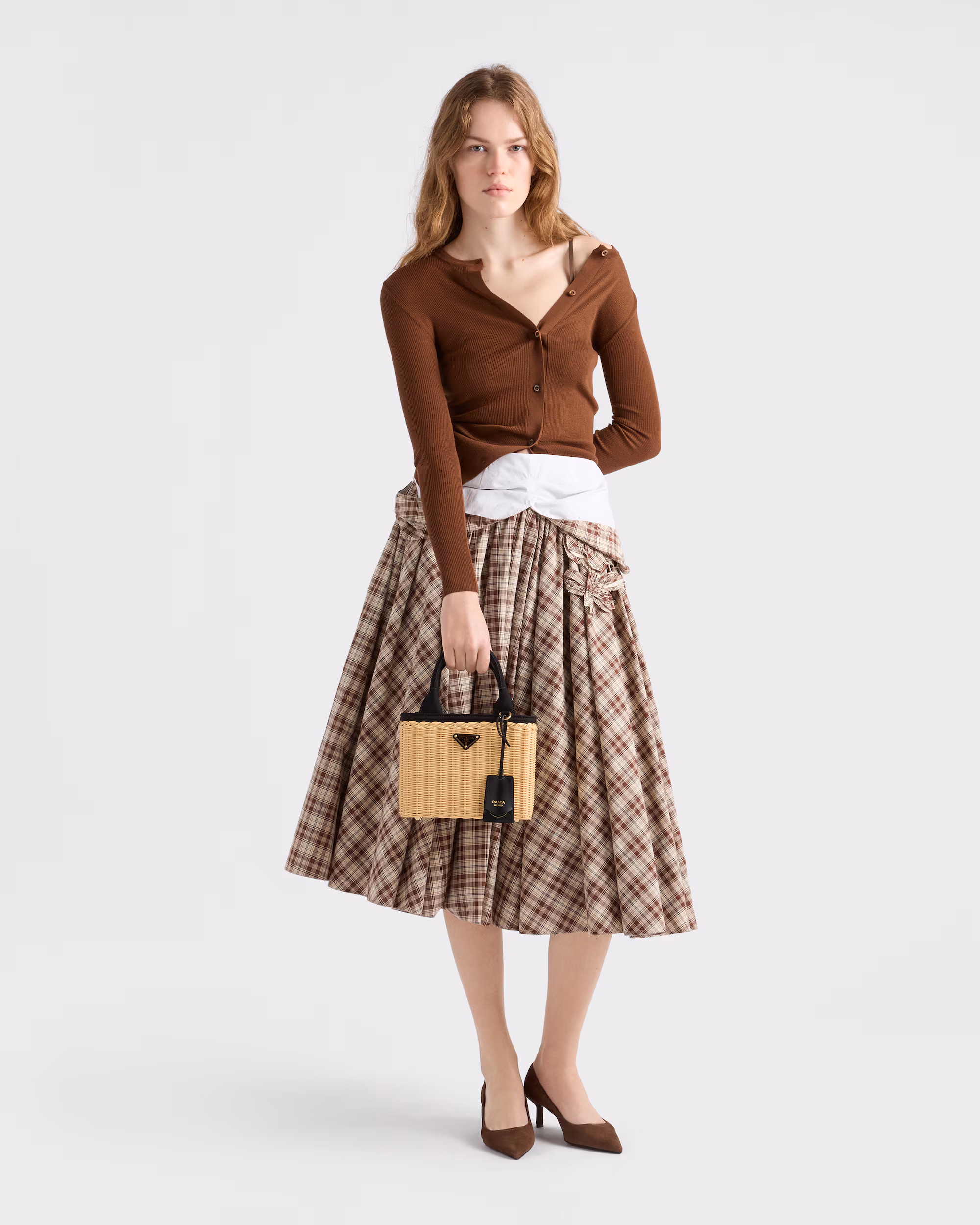 خرید کیف توت کوچک حصیری Prada | کیف بوم و حصیر با بند لوگودار - تصویر 2