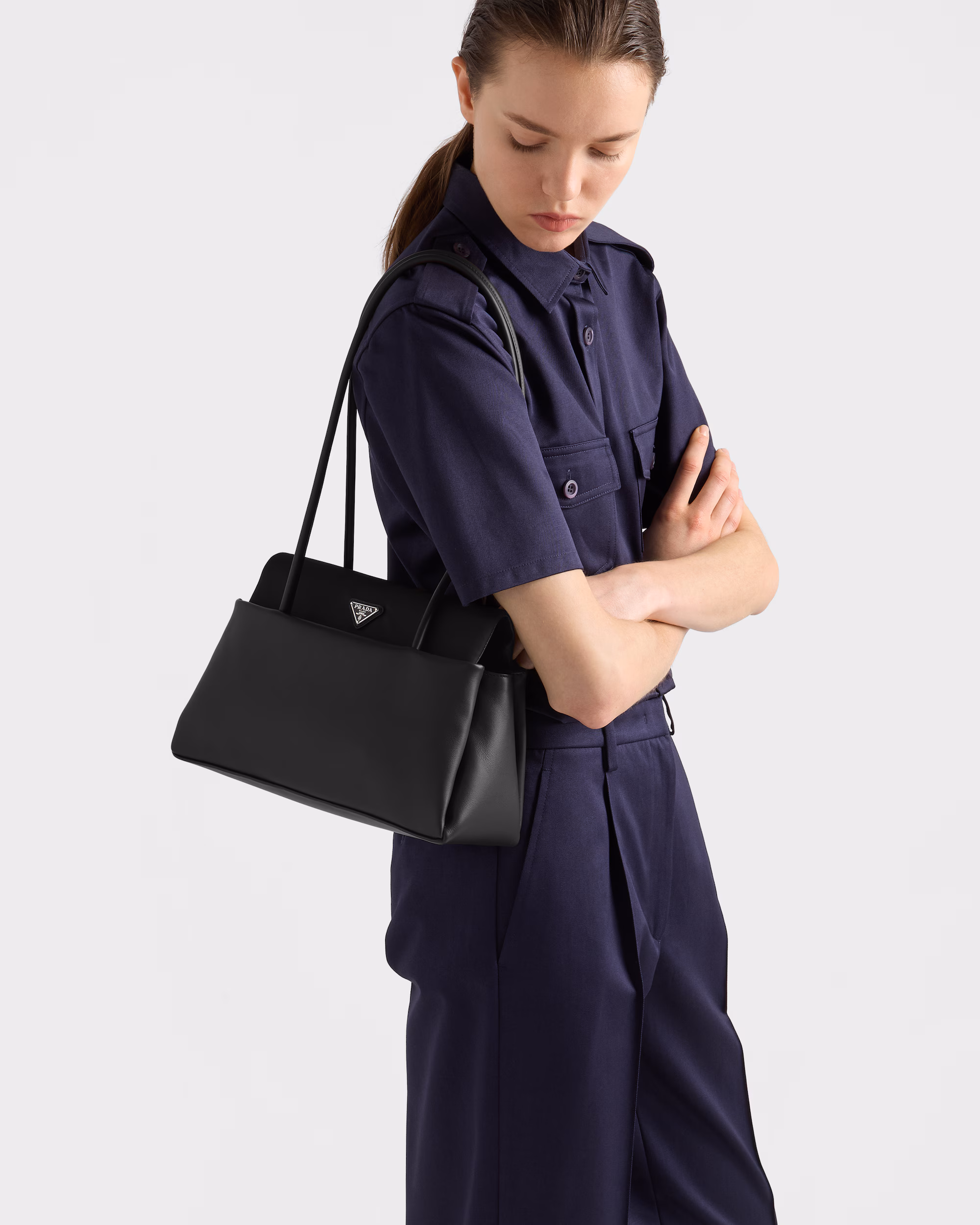 کیف چرمی Prada با درِ Re-Nylon – کالکشن رانوی - تصویر 7