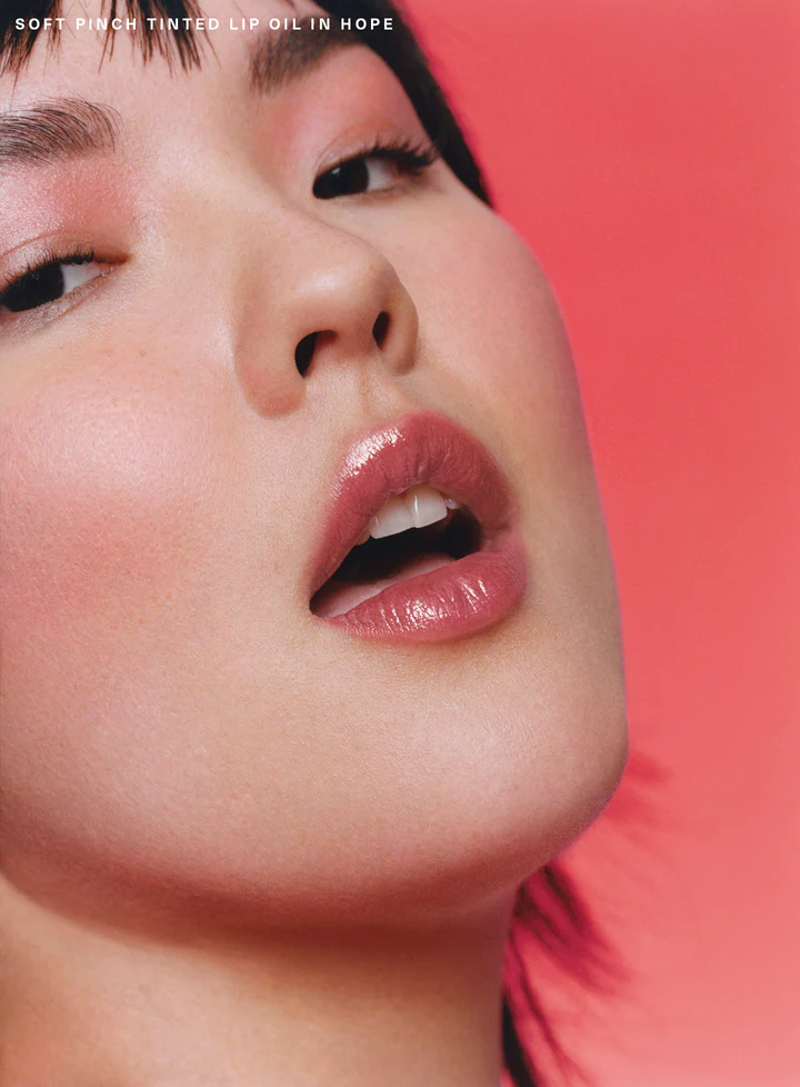 روغن لب رنگی رِیر بیوتی مدل Soft Pinch Tinted Lip Oil - تصویر 3